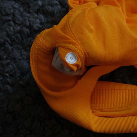 Lululemon Ribbed Train Bra - Picture 3 of 3